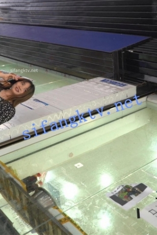 kc830（空城原创）美艳黑裙少妇下班买菜，微透粉色NN夹护垫