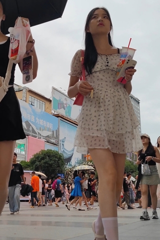 XM056白色蕾丝连衣裙短腿白丝小姐姐，白色宅内