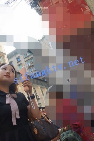 kc513（空城原创）微胖黑裙少妇，薄丝性感黑N夹翅膀