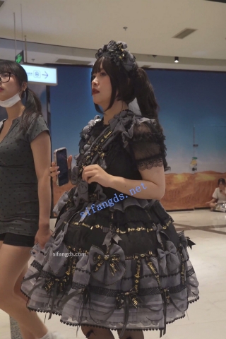 (BC-AA-549)花纹黑丝lo裙美女..透明圆点内前后拍露屁股缝