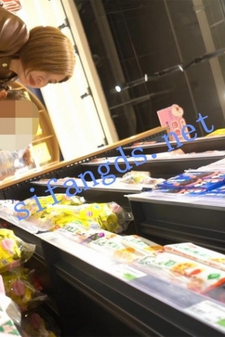 kc1326（空城原创）棕裙美少妇带孩子逛超市，薄丝白N包裹肉臀