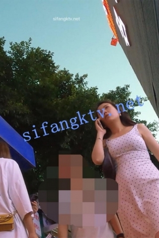 kc421（空城原创）夜市买东西的白裙美艳少妇，干净天蓝透明N