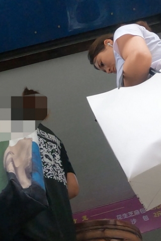 kc1547（空城原创）买包子的牛仔短裙美少妇，微透卡通N前后C