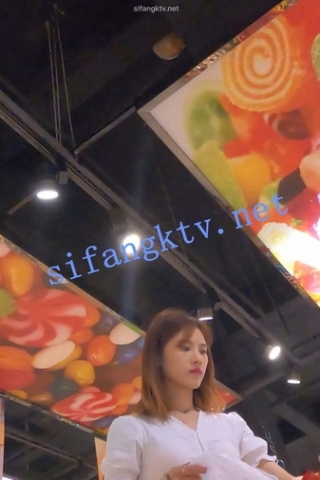 kc403（空城原创）极品美艳白长裙少妇逛超市，性感sao丁肉臀