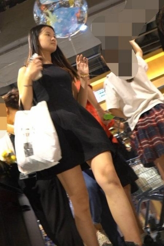 kc1526（空城原创）黑裙小姐姐逛超市，微透肉色无痕N包裹肉臀