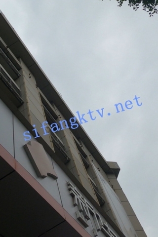 kc621（空城原创）陪妈妈逛街的黑裙小姐姐，可爱天蓝N包裹肉臀