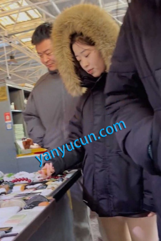 lh032市场CD抄底超短包臀裙美腿丝袜妹子