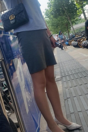 4k街拍等人的OL肉丝