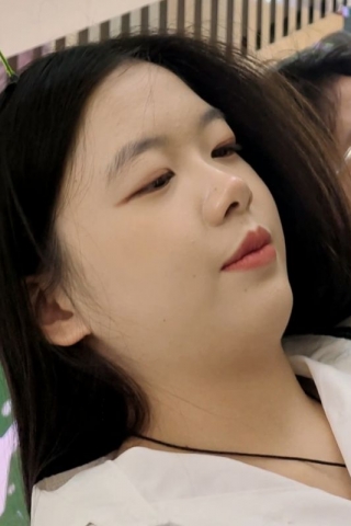 mt002【独家原创】白净美女黑靴黑裙间的柔美大腿