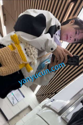 lh007 [CD抄底]CD骚货穿着肉丝没有打底裤【骚货丝袜、身上穿、...