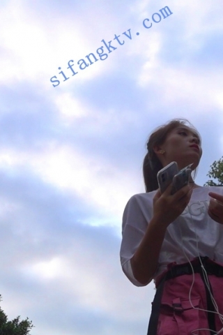 kc144（空城原创）逛菜市的玫红短裙妹子，薄丝黑N很诱惑