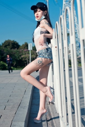 zz76御风★蛋蛋短牛极品裸脚高跟涂鸦剧情篇