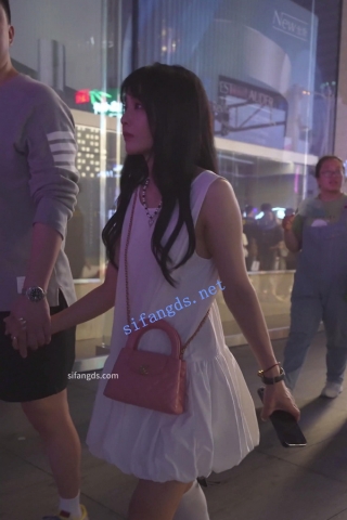 (BC-AA-492)通透白裙美女似乎没穿内衣..透心凉CD微透白内