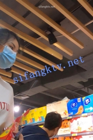 kc654（空城原创）和朋友逛超市的红裙小姐姐，黑窄N诱惑