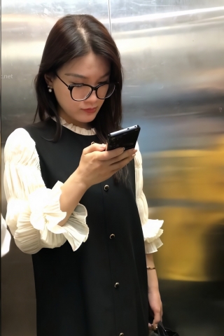 TK284-连衣裙眼镜妹子肉丝开闪