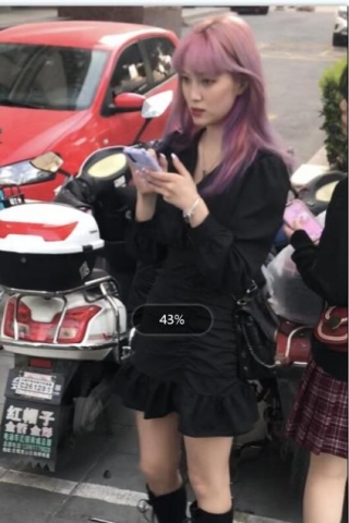 TK352-原创 投稿 紫发肉丝妹子楼梯抄底