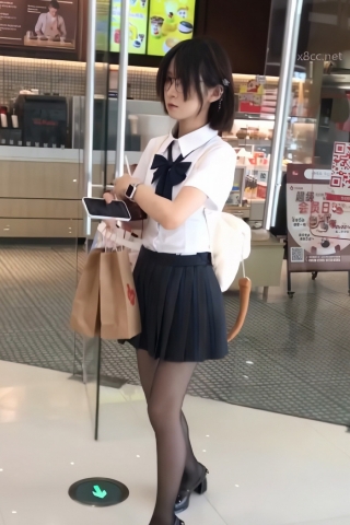 TK233-jk眼镜妹子开档黑丝开闪