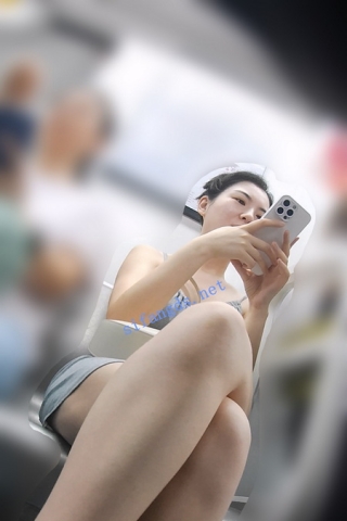 『D·D』-121-灰包臀少妇，白内，伸脚挑逗