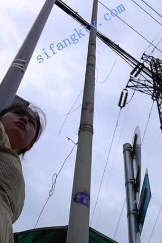 kc118（空城原创）菜市买菜的黄裙少妇，肥臀快把红窄N夹成丁