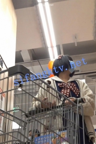 kc413（空城原创）丝袜CD两部，逛超市的黑裙和逛夜市的JK裙妹子