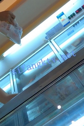 kc567（空城原创）逛超市的牛仔短裙少妇，白色半透N诱惑