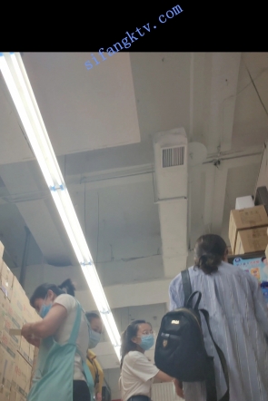 【MMYCD】㊙️原创CD㊙️0011-12-瘦弱眼镜男牵着漂亮小姐姐逛