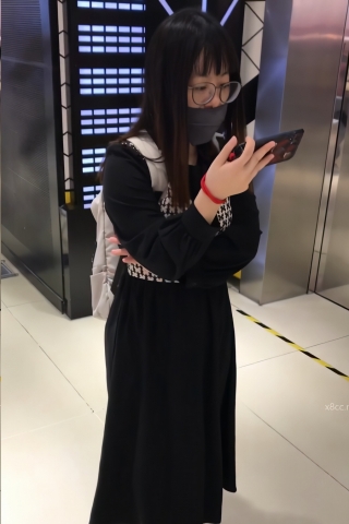 TK240-长裙肉丝妹子开闪