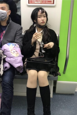 TK391-原创 投稿 抄底神似桥本有菜的卡哇伊妹子超薄肉丝浅蓝