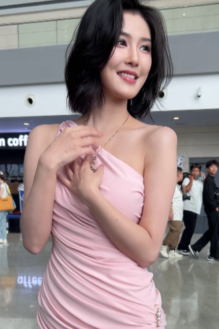 2025成都车展程儿肉丝白高